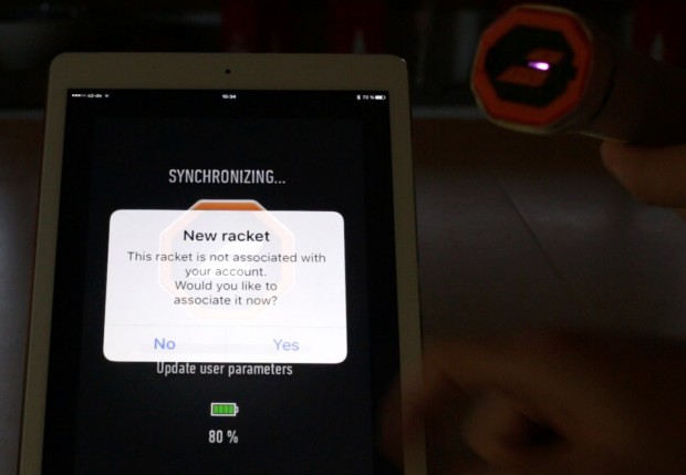 Die App registriert den Schl&auml;ger &uuml;ber eine erste Bluetooth-Verbindung.